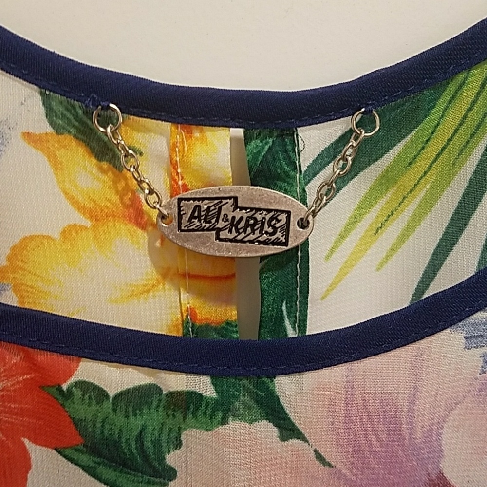 Ali & Kris Tropical Floral sheer open back Tank - Picture 3 of 3